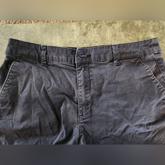 A New Day Women’s Navy Blue Cotton Stretch Chino Shorts Size 8 - Picture 3 of 5